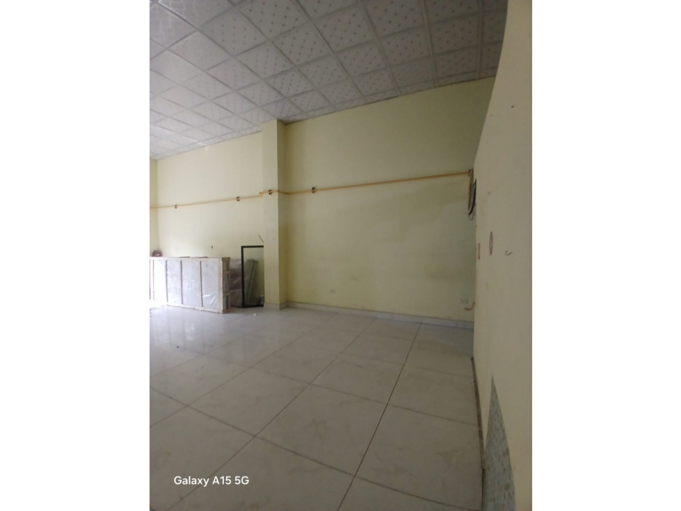 LOCAL EN ALQUILER // PLAZA AYIM ARRAIJAN YD - 4