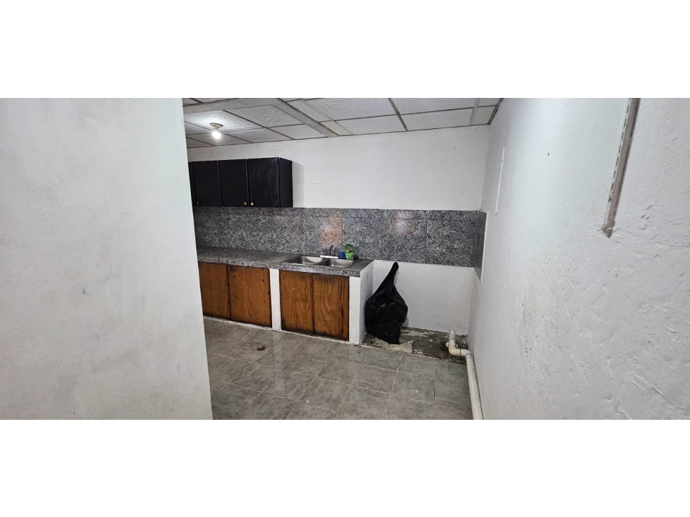 Se vende propiedad con 2 casas independientes // san miguelito YD — foto 4