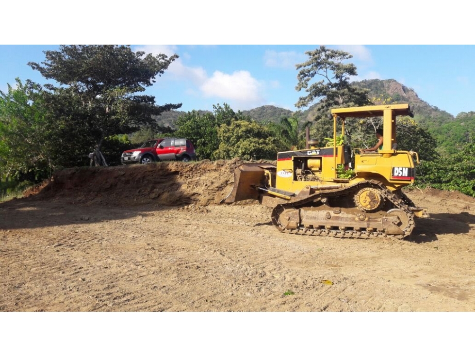 LOTE EN VENTA // LAS CUMBRES - 3