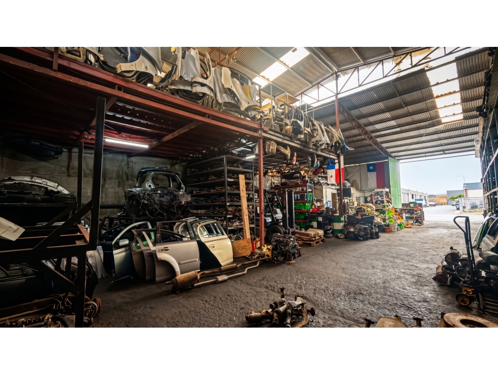 Galera Comercial en Venta y Alquiler en Parque Lefevre - 6