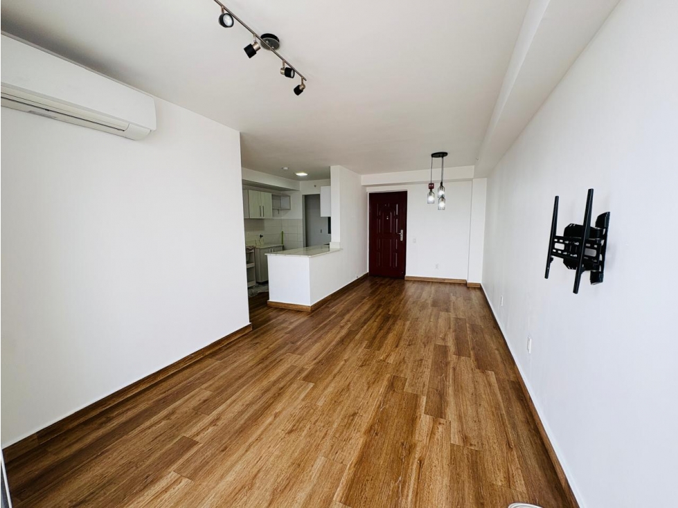Apartamento en Alquiler en Parque Lefevre - PH Alegría
