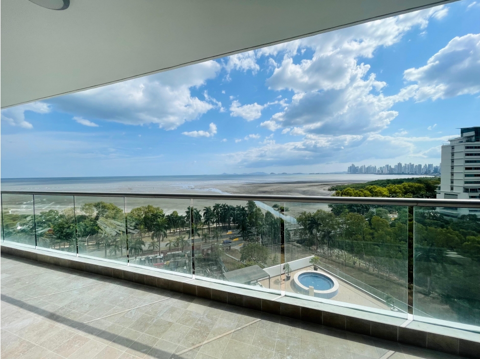 Apartamento en Venta en Piso Bajo en Costa del Este - PH Paramount