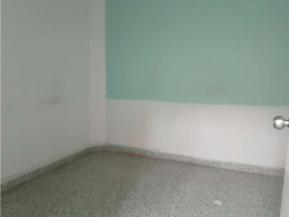se arrienda un amplio local con buena ubicación — foto 6