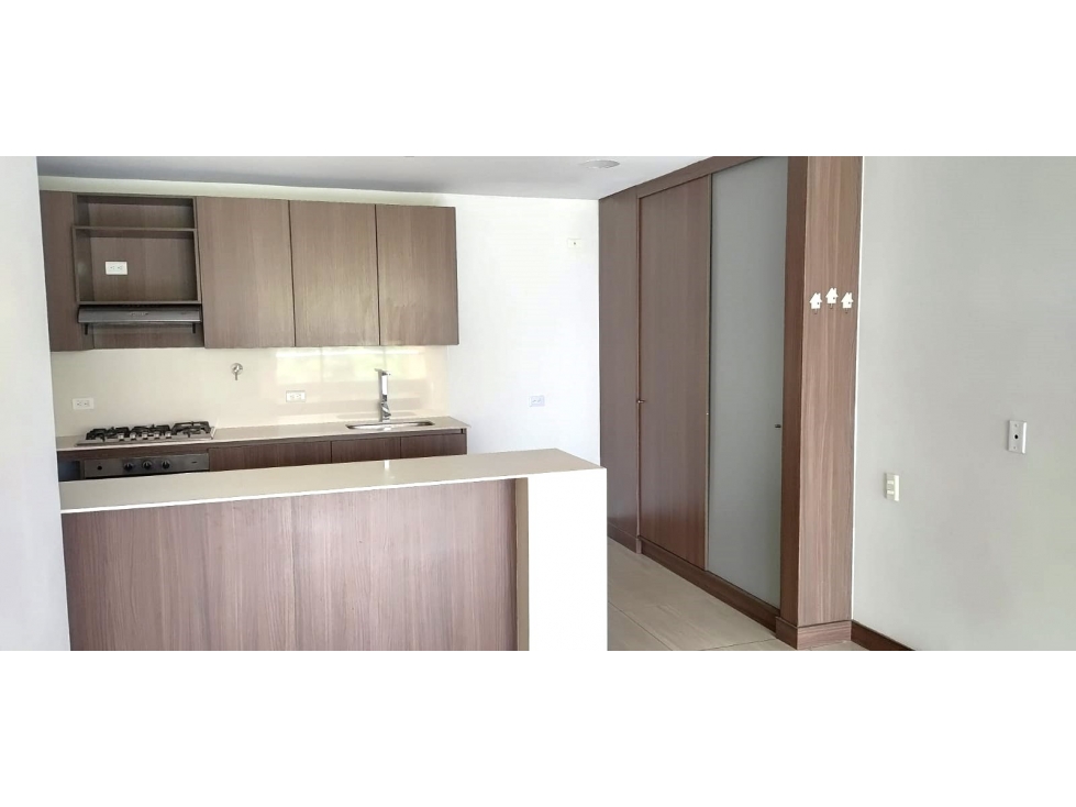 Apartamento con excelente ubicación para el Arriendo. — foto 4
