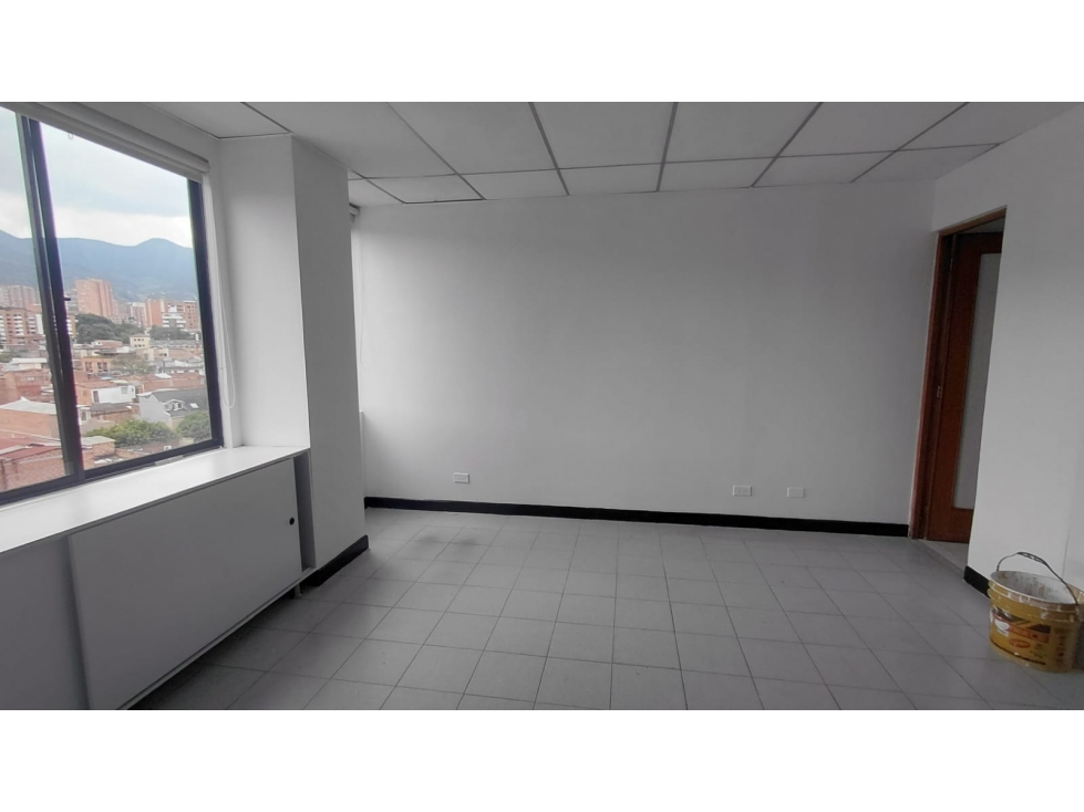 OFICINA EN ARRIENDO SECTOR LAURELES — foto 4