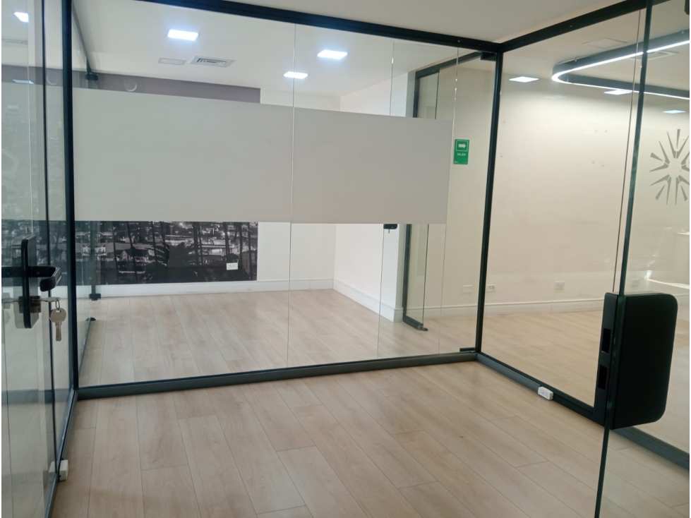 OFICINAS EN ARRIENDO EN EL POBLADO — foto 2