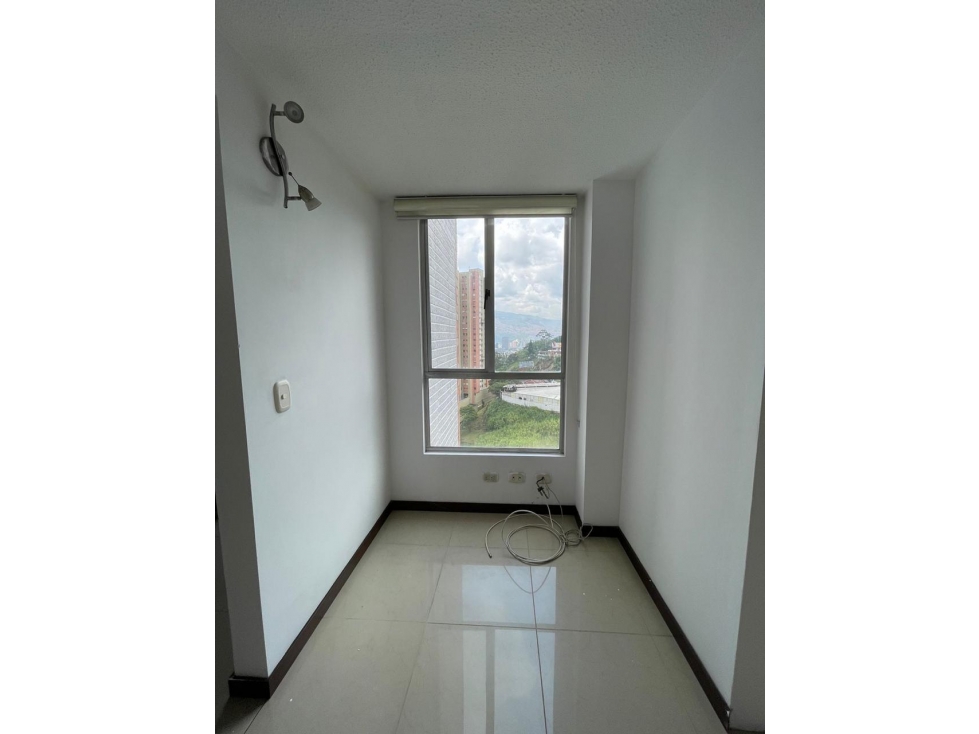 ESPECTACULAR APARTAMENTO PARA EL ARRIENDO EN LA LOMA DE SAN JULIAN — foto 2