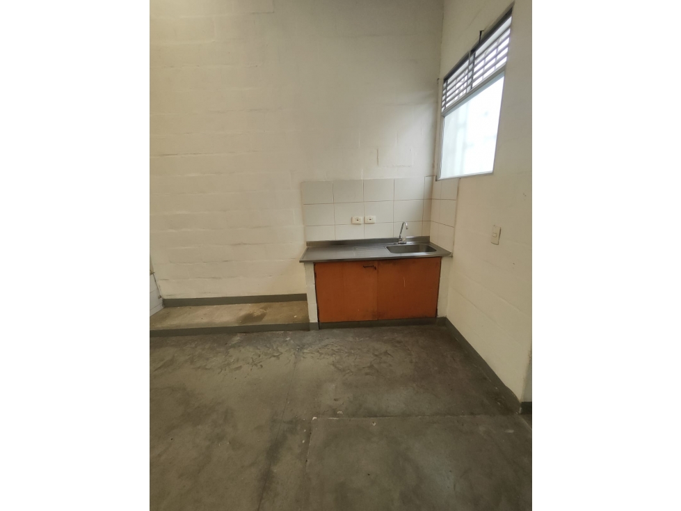 Se arrienda una Bodega en buena ubicación — foto 3