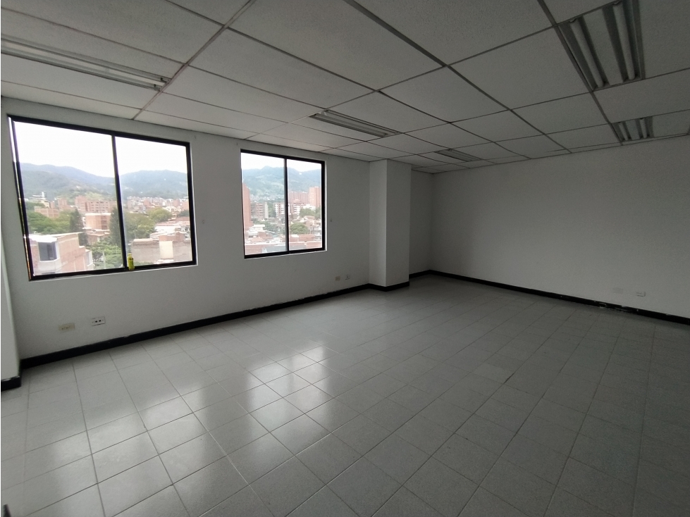 OFICINA EN ARRIENDO SECTOR LAURELES
