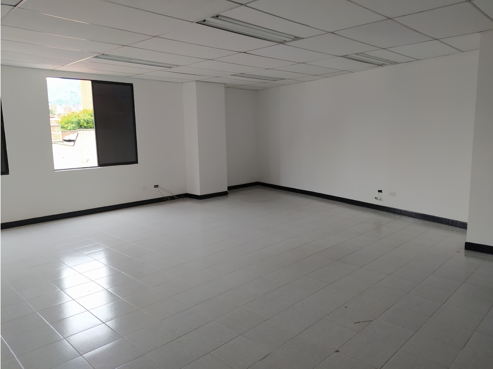 OFICINA EN ARRIENDO SECTOR LAURELES — foto 2