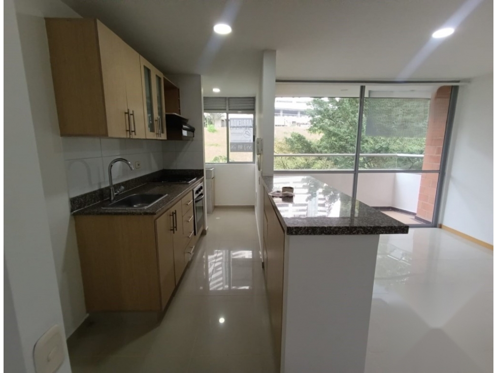 APARTAMENTO EN ARRIENDO SECTOR LOMA DEL INDIO — foto 2