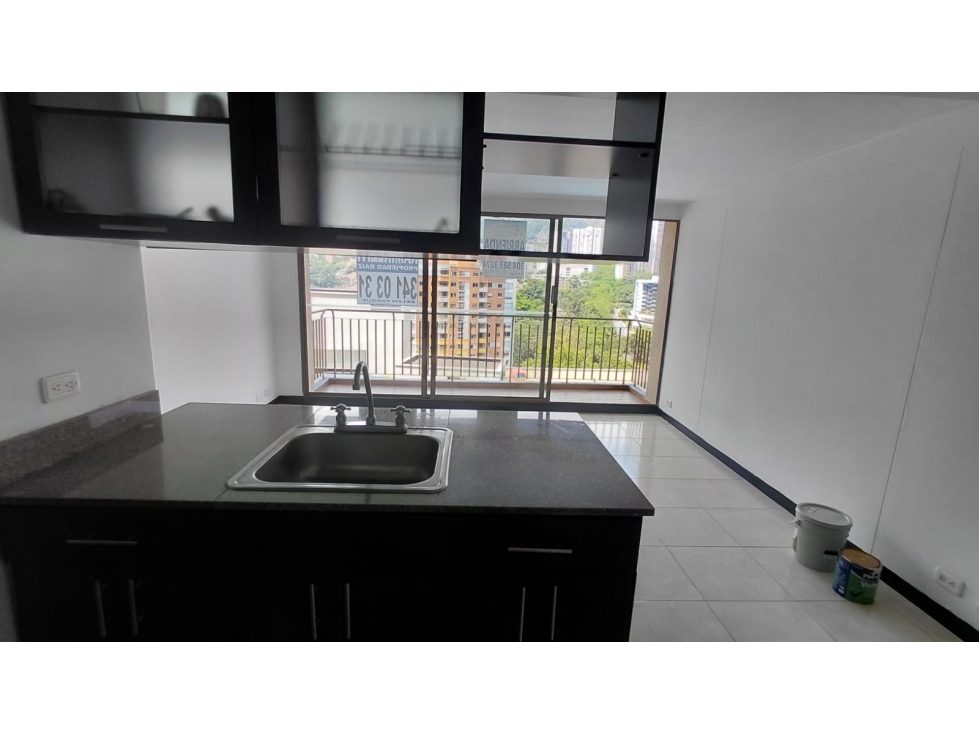 APARTAMENTO EN ARRIENDO SECTOR LOMA DE LOS BERNAL — foto 3