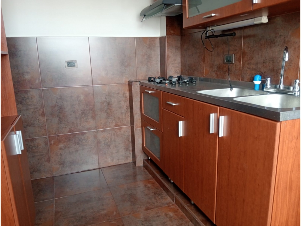 APARTAMENTO EN ARRIENDO VIA PALMAS — foto 5