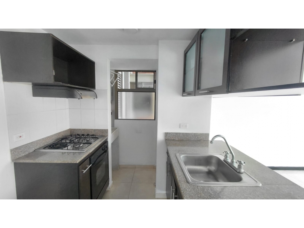 APARTAMENTO EN ARRIENDO SECTOR LOMA DE LOS BERNAL — foto 2