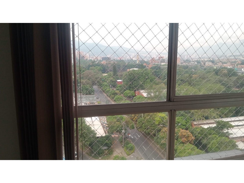 APARTAMENTO EN ARRIENDO EN EL POBLADO — foto 4