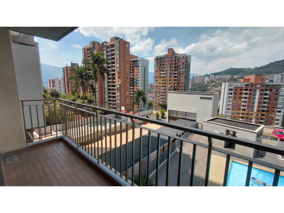 APARTAMENTO EN ARRIENDO SECTOR LOMA DE LOS BERNAL — foto 4