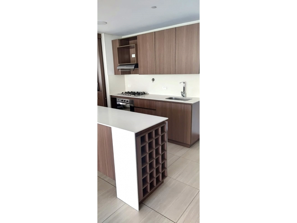Apartamento con excelente ubicación para el Arriendo.