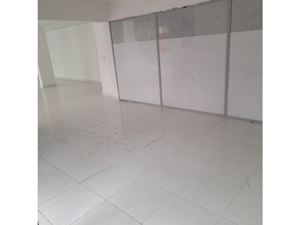LOCAL EN ARRIENDO , EXCELENTE UBICACION — foto 4