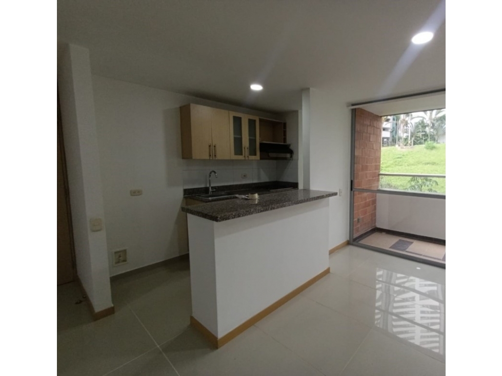 APARTAMENTO EN ARRIENDO SECTOR LOMA DEL INDIO — foto 3