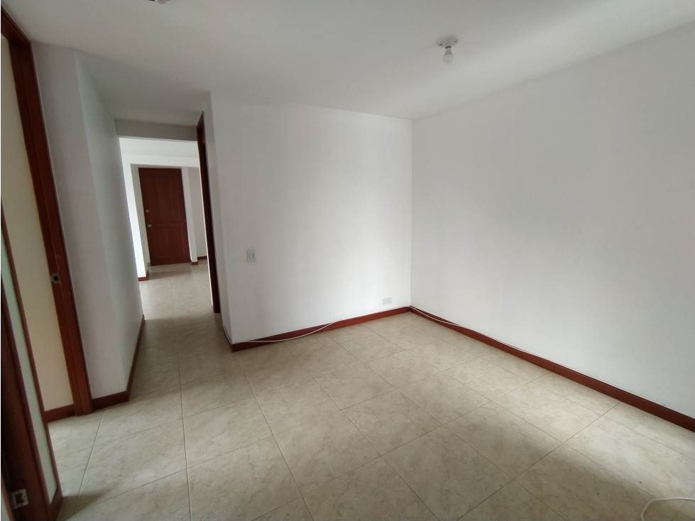 APARTAMENTO EN ARRIENDO SECTOR LOMA DE LOS BERNAL — foto 4
