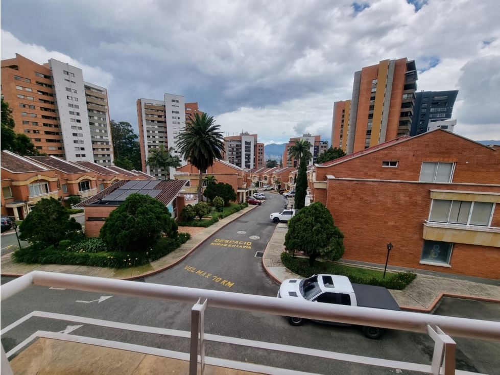 CASA EN ARRIENDO SECTOR POBLADO — foto 2