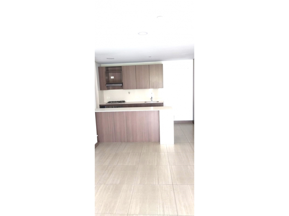Apartamento con excelente ubicación para el Arriendo. — foto 2