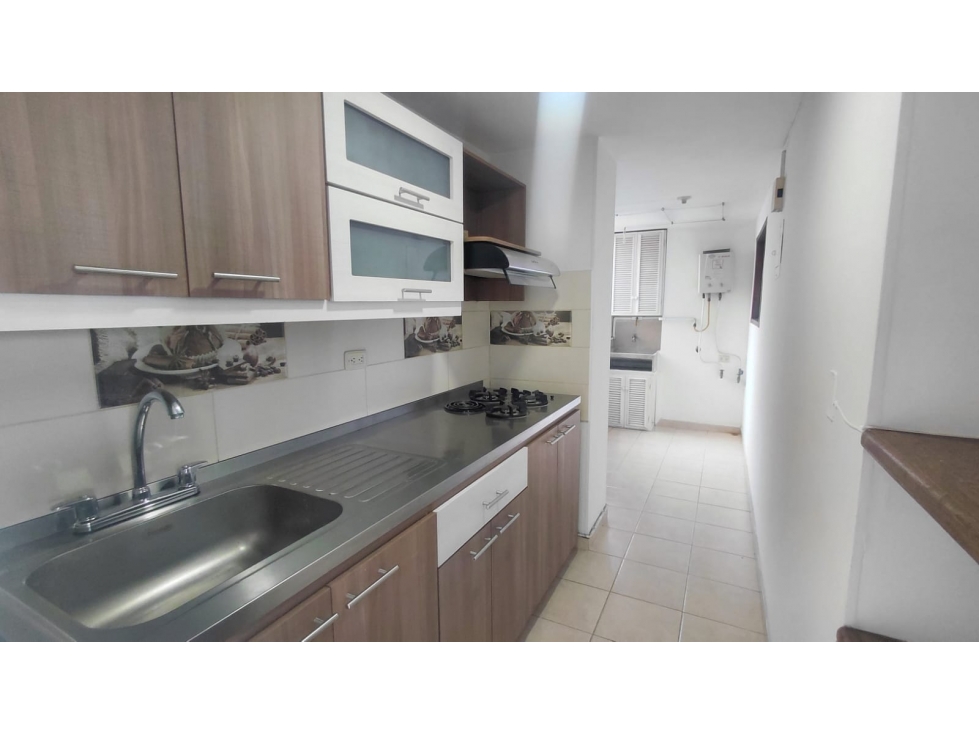 APARTAMENTO EN ARRIENDO SECTOR LOMA DE LOS BERNAL — foto 2