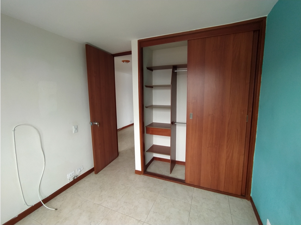 APARTAMENTO EN ARRIENDO SECTOR LOMA DE LOS BERNAL — foto 6