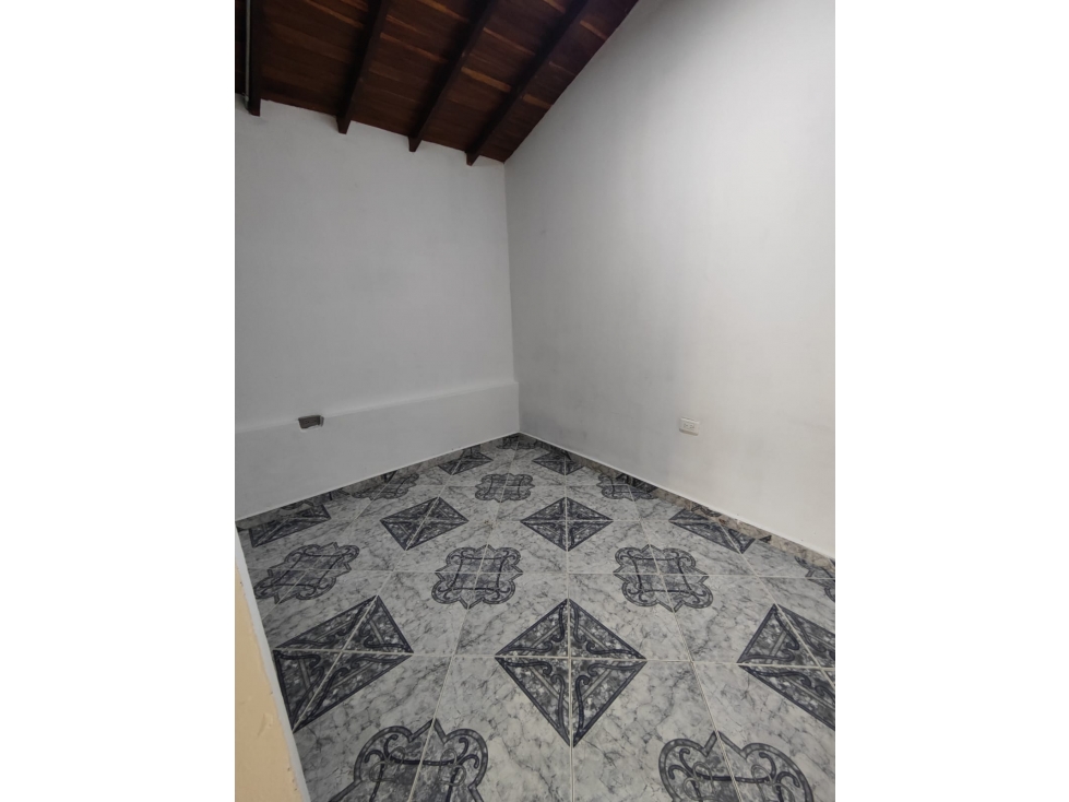 CASA PARA EL ARRIENDO EN EXCELENTE SECTOR DE BELLO - 4