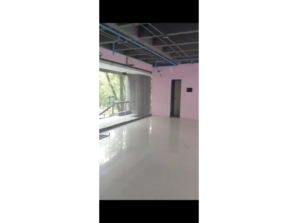 LOCAL COMERCIAL EN ARRIENDO — foto 2