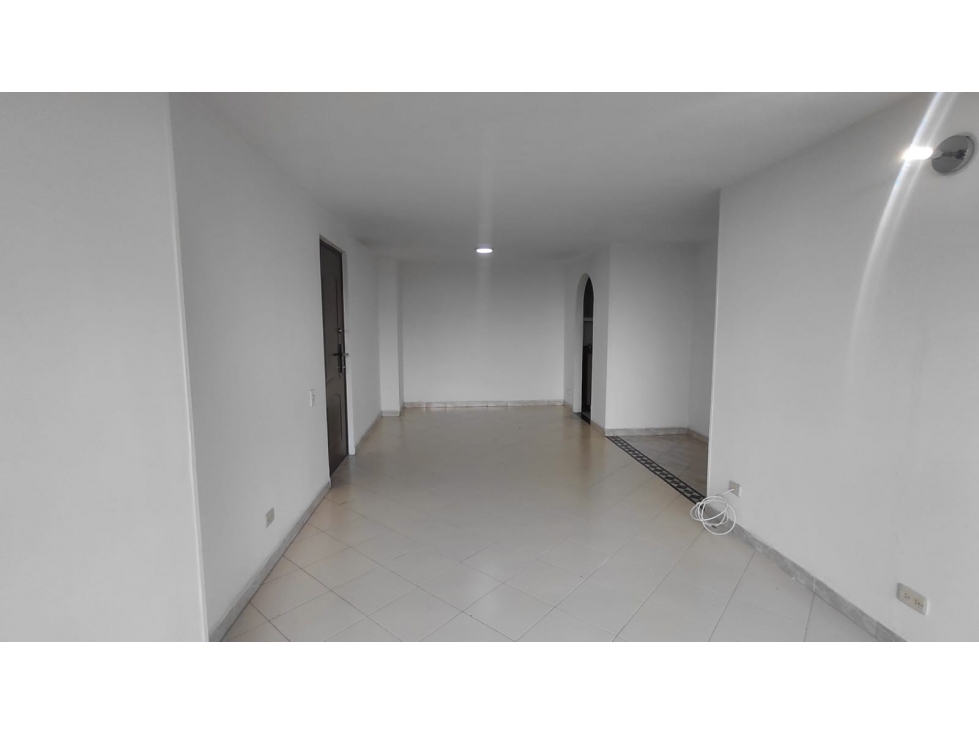 APARTAMENTO EN ARRIENDO SECTOR LOMA DE LOS BERNAL — foto 3