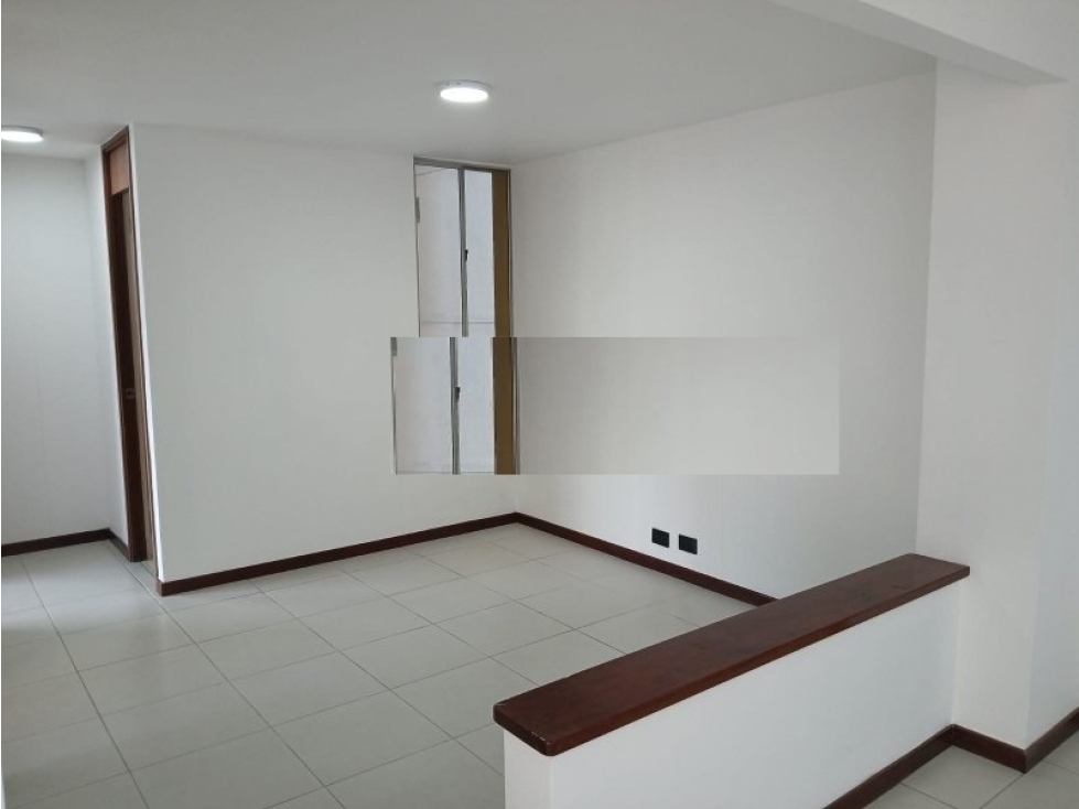 Apartamento con excelente ubicación para el Arriendo. — foto 3