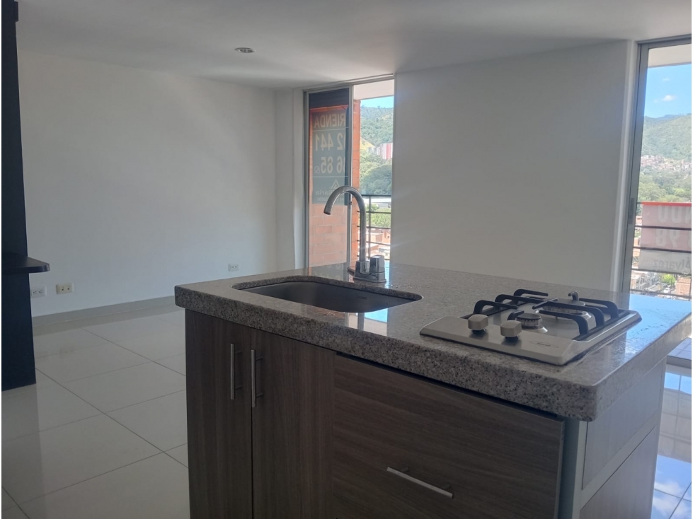 APARTAESTUDIO EN ARRIENDO LA 4 SUR — foto 2
