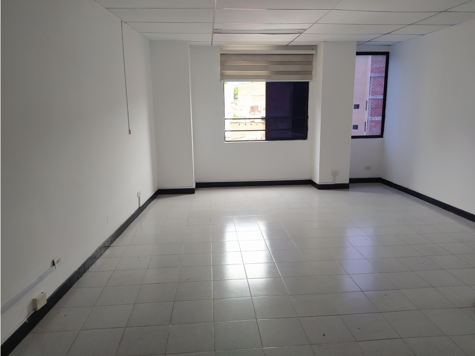 OFICINA EN ARRIENDO SECTOR LAURELES
