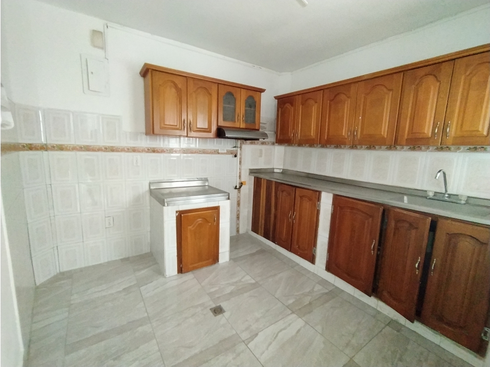 CASA EN ARRIENDO SECTOR AVENIDA BOLIVARIANA