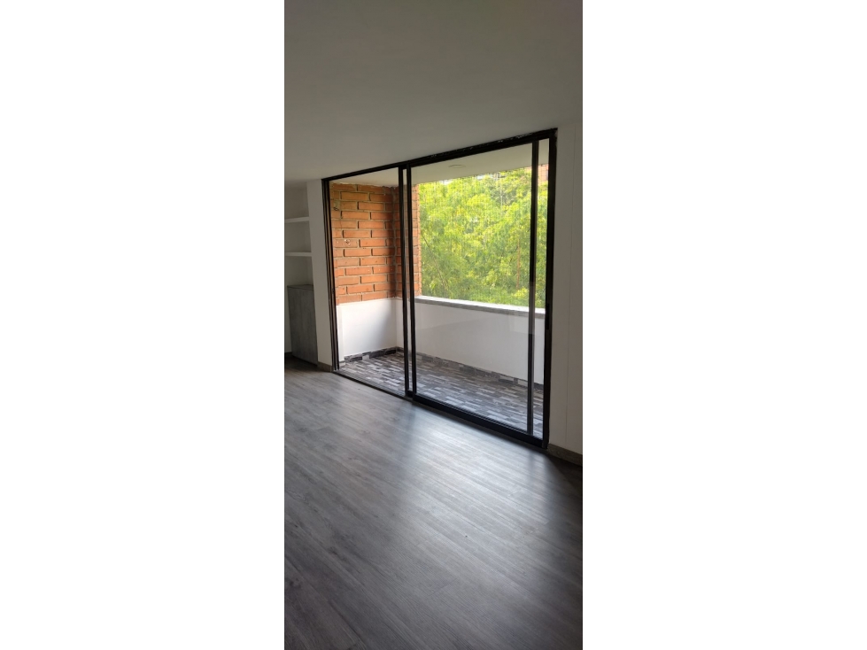 Apartamento con excelente ubicación para el Arriendo. — foto 2