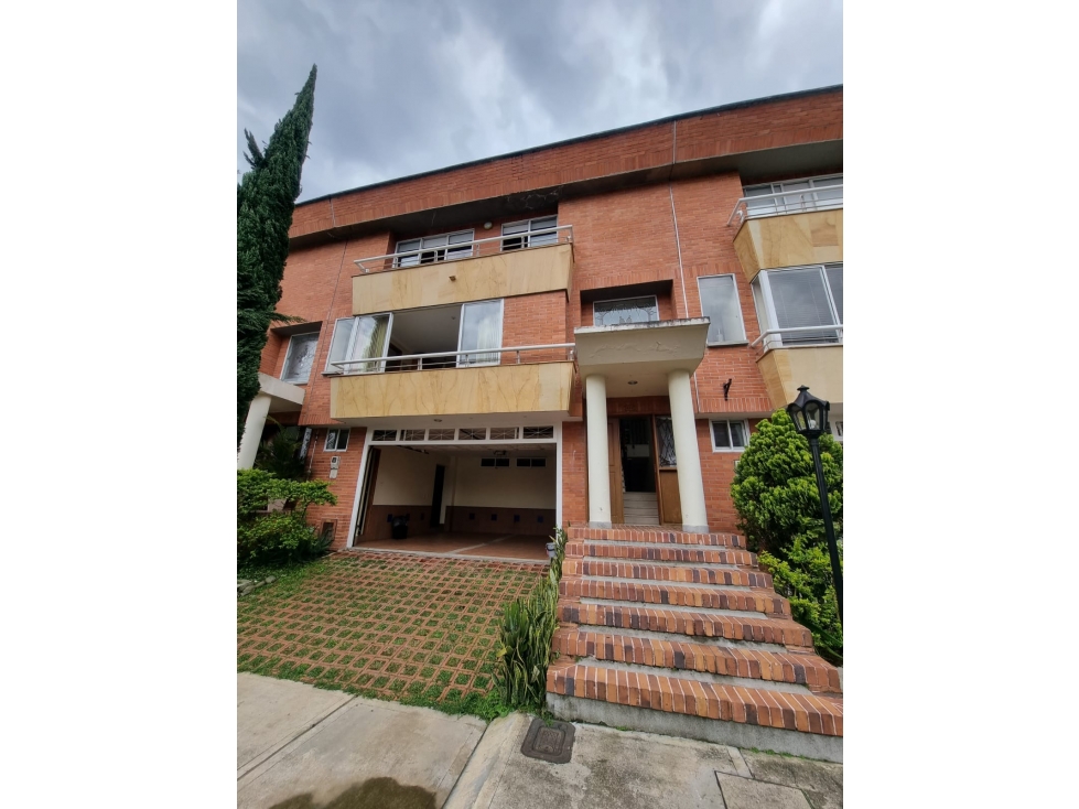 CASA EN ARRIENDO SECTOR POBLADO
