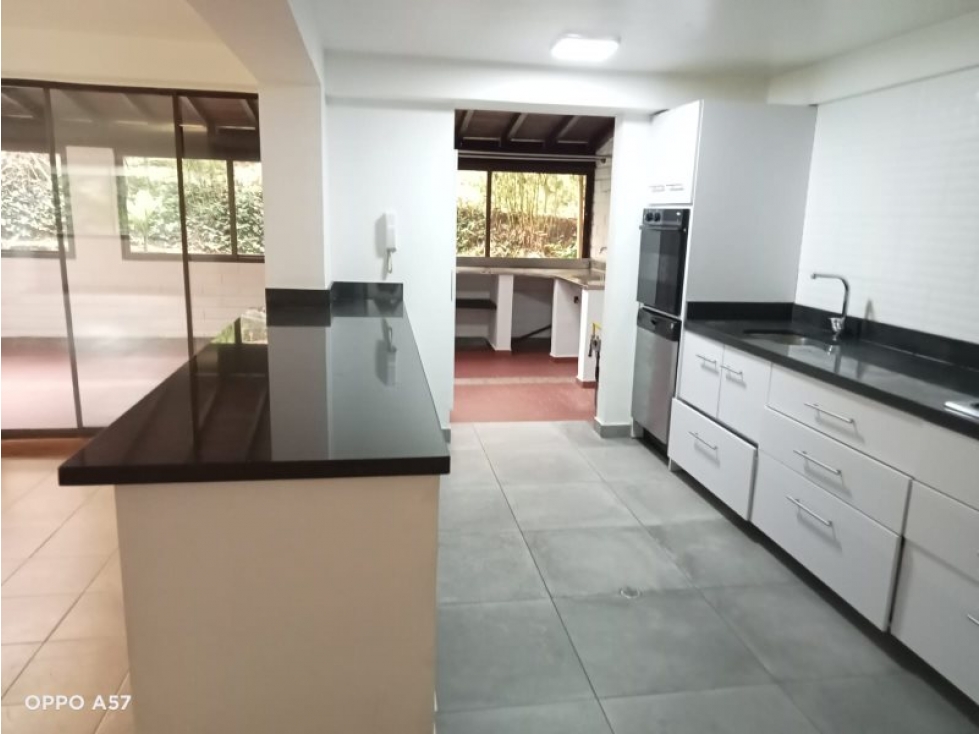 AMPLIO Y COMODO APARTAMENTO EN ARRIENDO EN LA ABADIA — foto 2