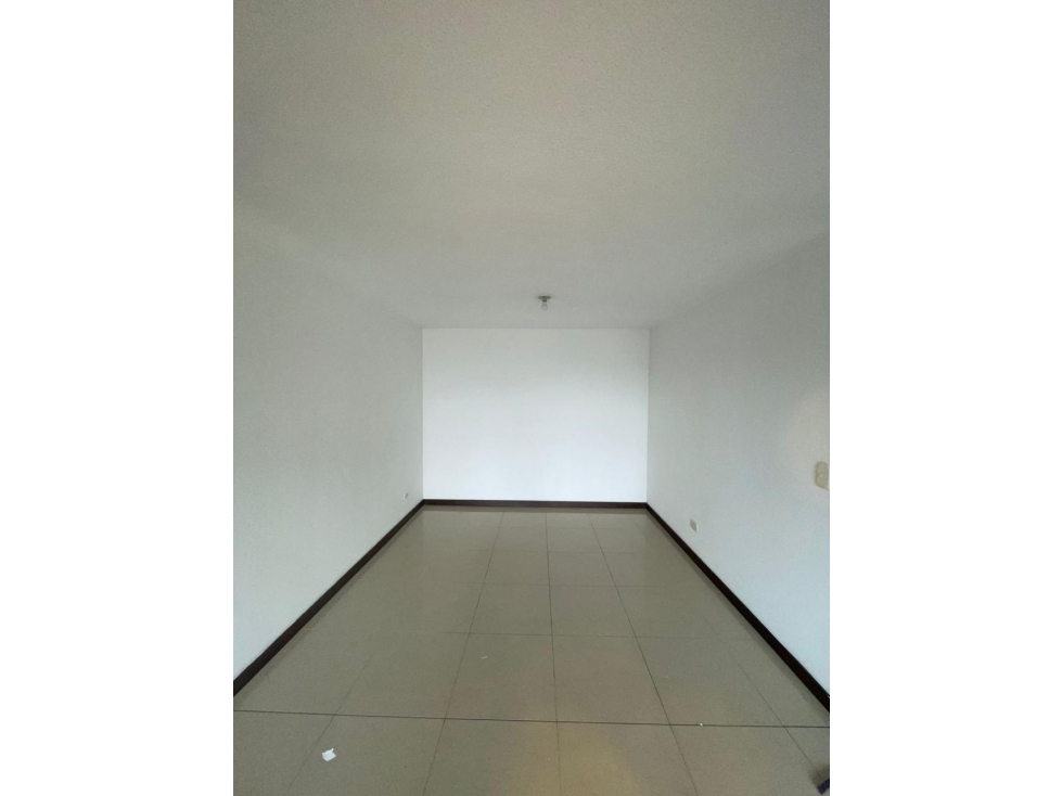 ESPECTACULAR APARTAMENTO PARA EL ARRIENDO EN LA LOMA DE SAN JULIAN — foto 3