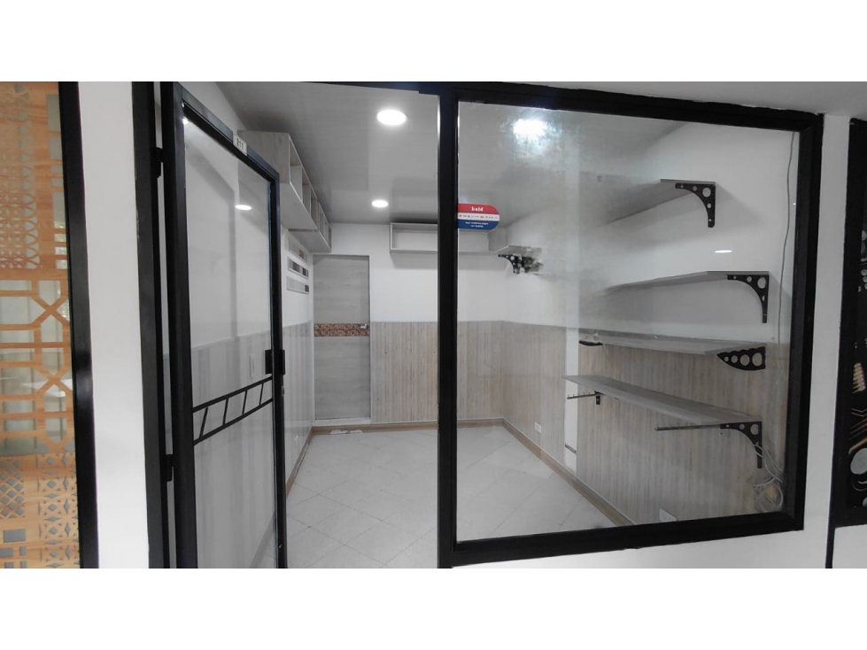 LOCAL EN ARRIENDO SECTOR PARQUE LLERAS — foto 3
