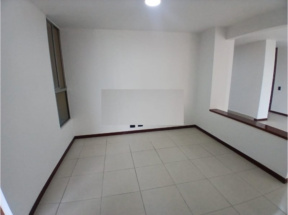 Apartamento con excelente ubicación para el Arriendo. — foto 5