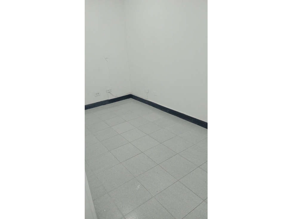 OFINA EN ARRIENDO SECTOR LAURELES — foto 3