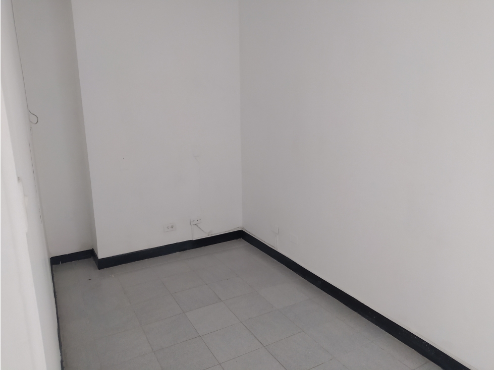 OFICINA EN ARRIENDO SECTOR LAURELES — foto 2