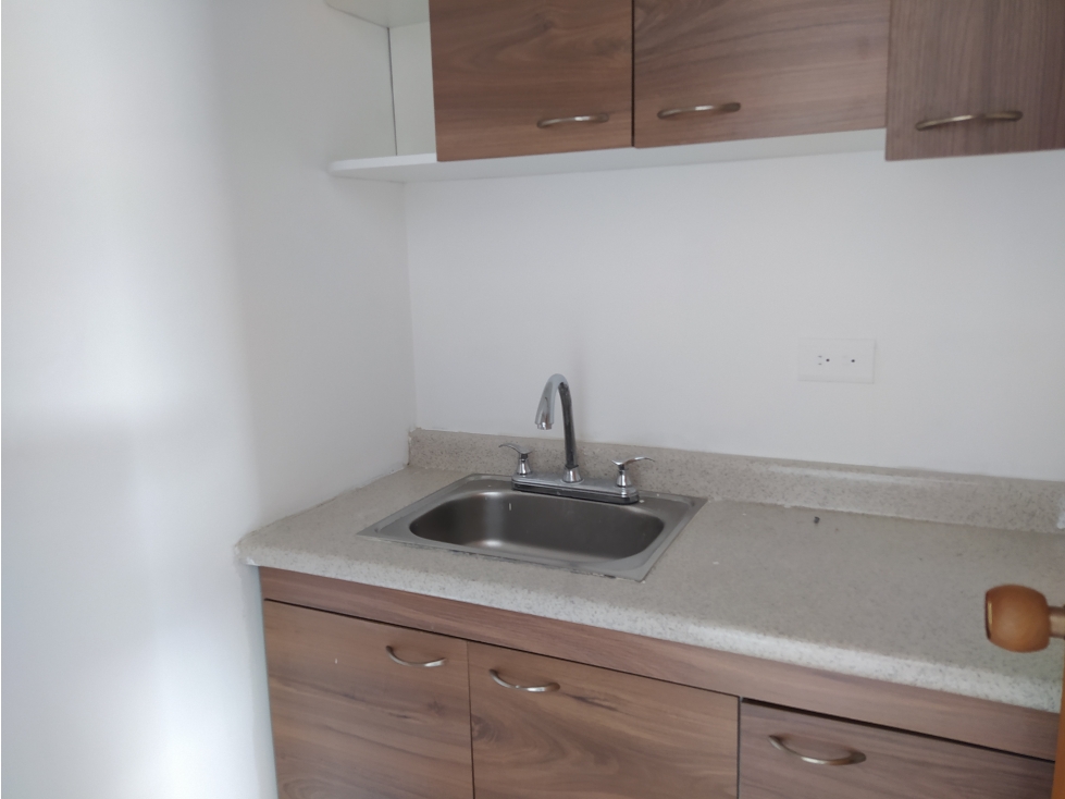 OFICINA EN ARRIENDO SECTOR LAURELES