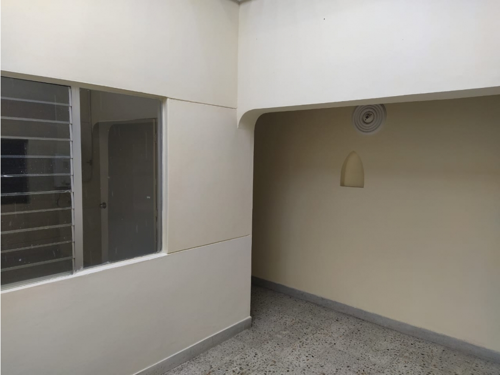 Se arrienda amplio apartamento en excelente ubicacion — foto 5