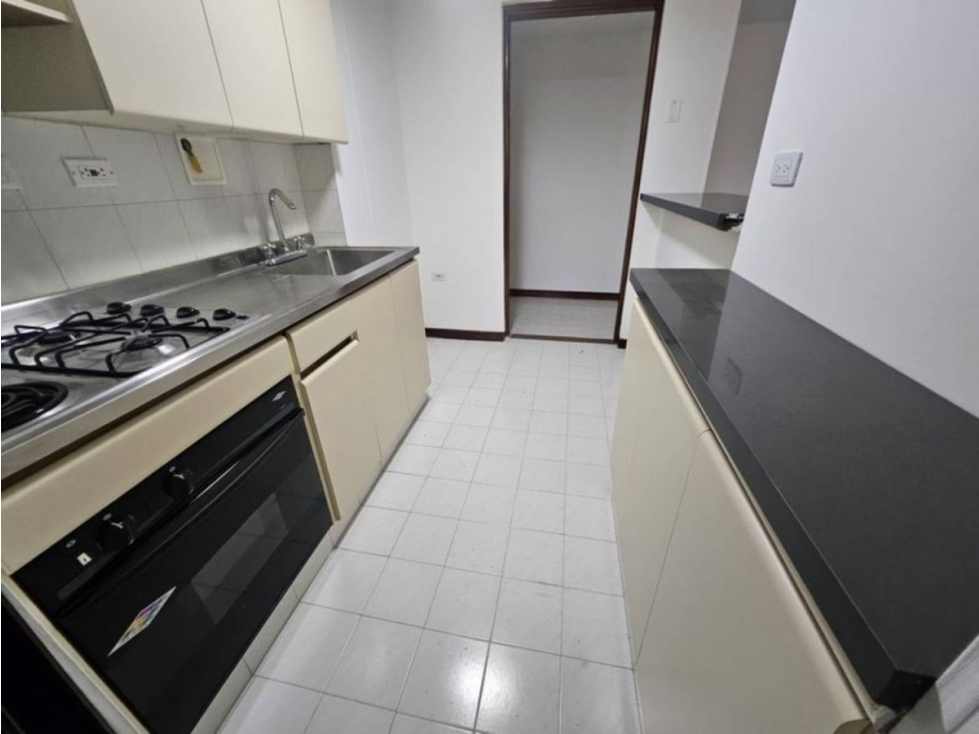 APARTAMENTO EN ARRIENDO EN POBLADO TESORO — foto 4