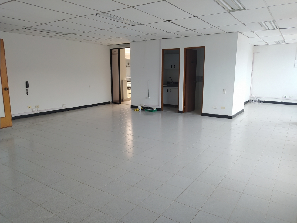 OFICINA EN ARRIENDO SECTOR LAURELES — foto 3