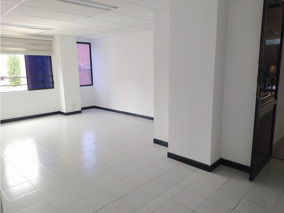 OFICINA EN ARRIENDO SECTOR LAURELES — foto 3
