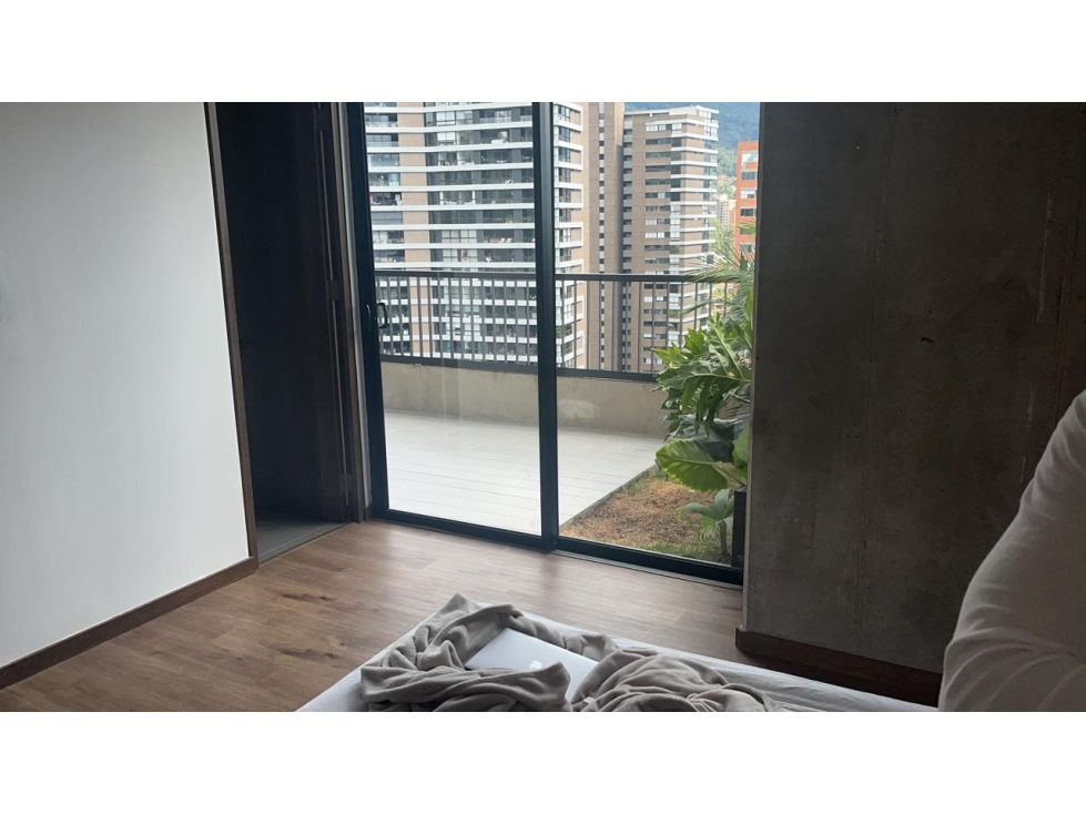 ESPECTACULAR APARTAMENTO PARA EL ARRIENDO EN EL POBLADO PARA ESTRENAR — foto 3