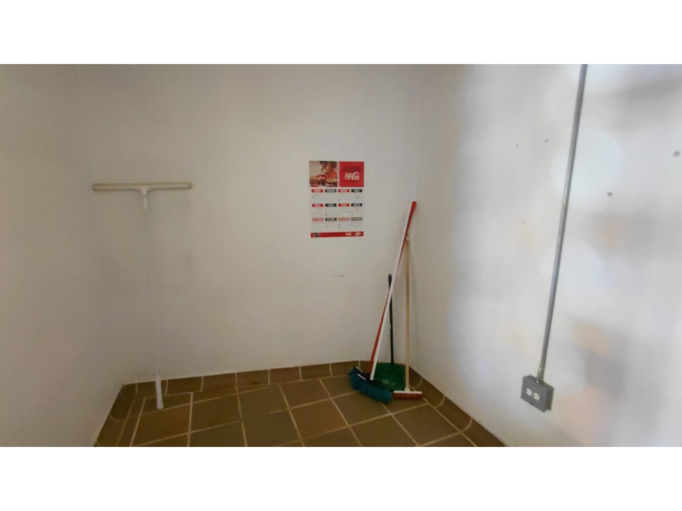 LOCAL EN ARRIENDO SECTOR LAURELES — foto 4